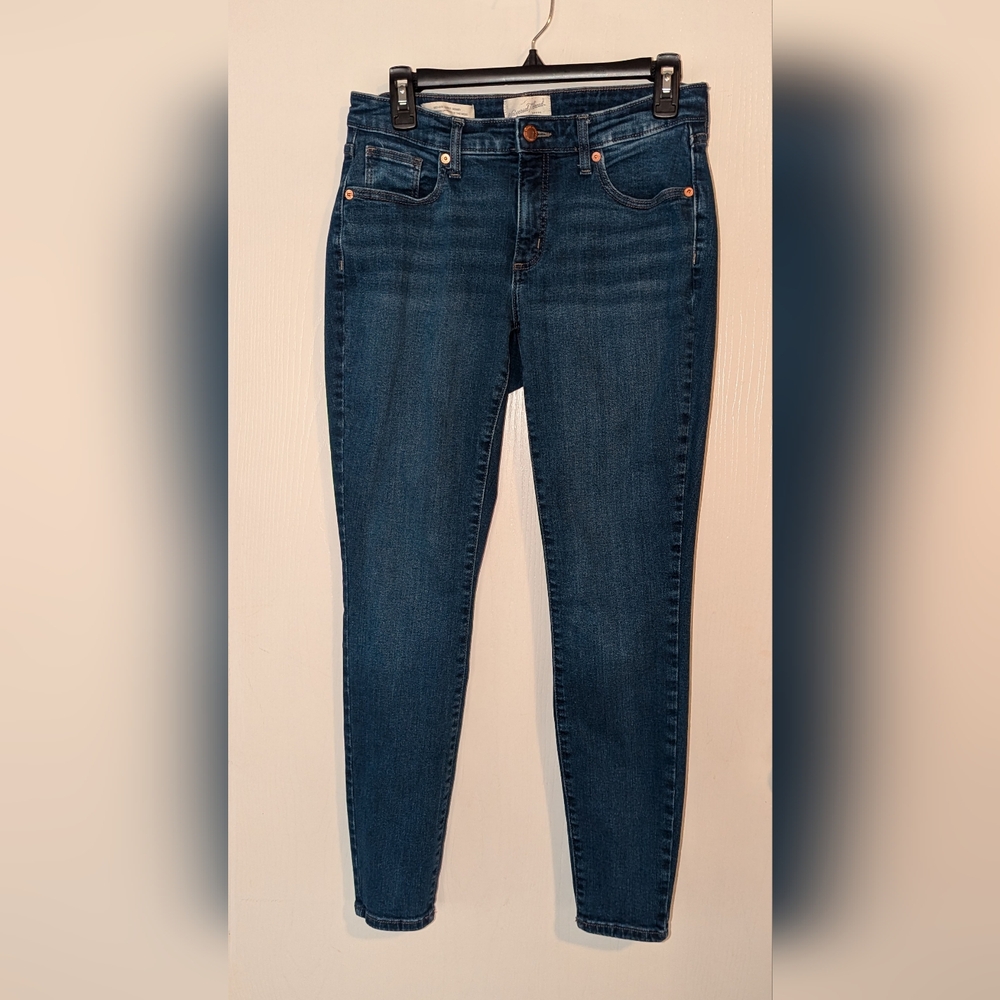 Universal Threads Mid-Rise Curvy Skinny 8/29R